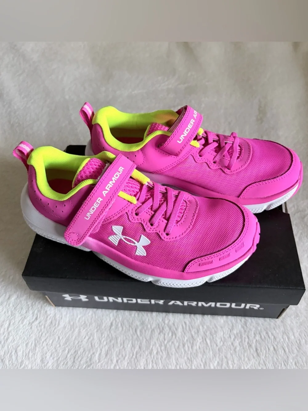 Under Armour Kids Neon Pink & Lime Athletic‎ Sneakers Sz 3Y